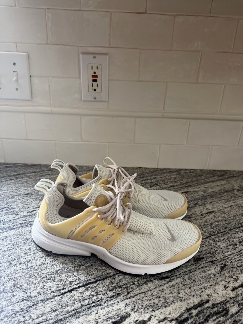 Women’s Nike Air Presto Light Bone 878068-002 Size 10/Mens 8.5